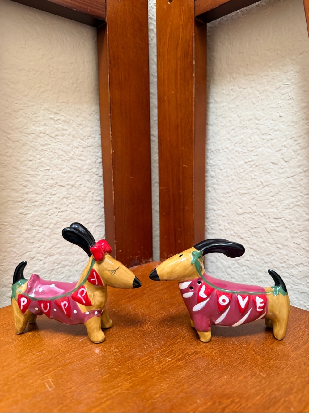 🔹Blue Sky Dachshund Salt & Pepper Set..Hand Painted Be Mine Puppy Love